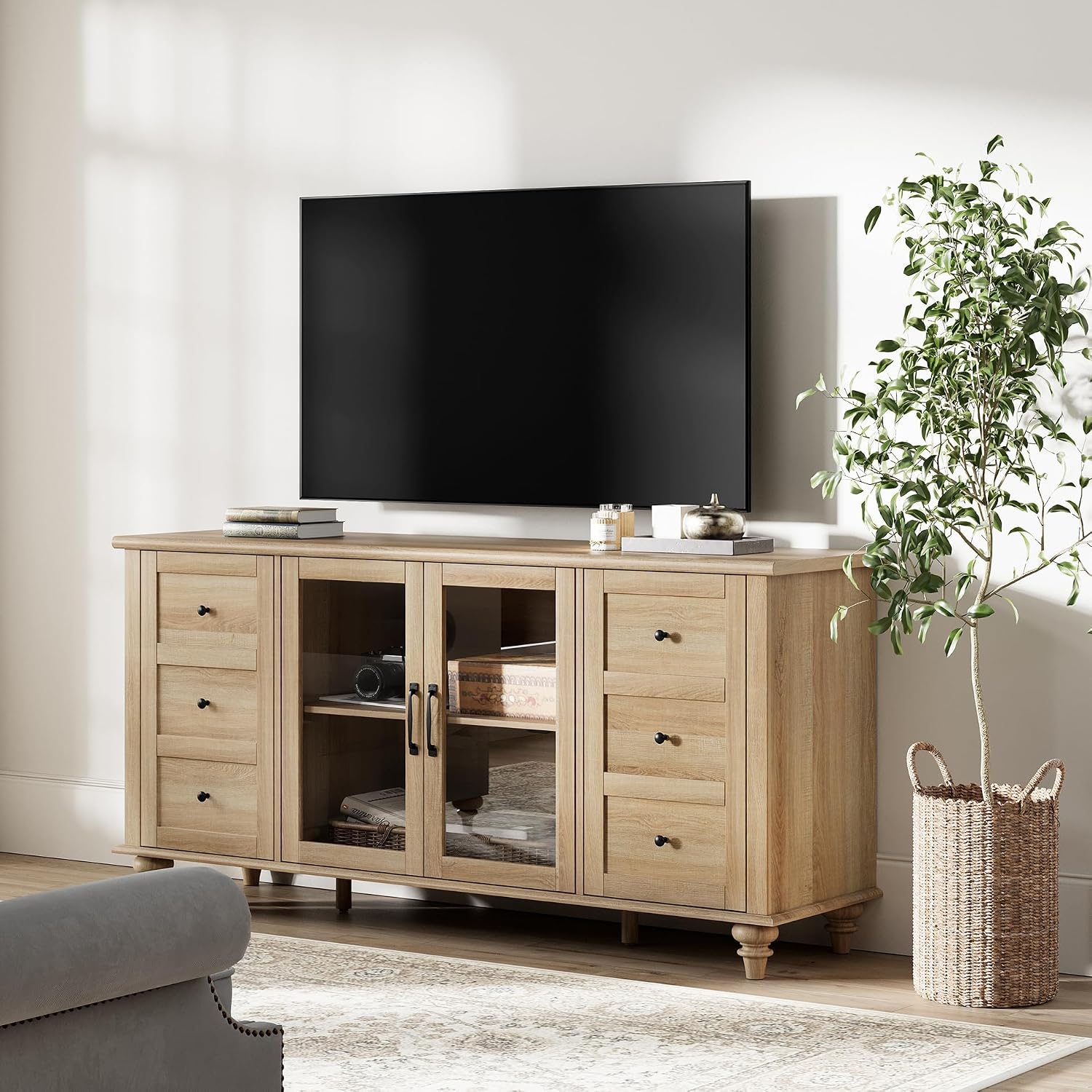 Farmhouse Oak Sideboard With Glass Door